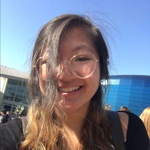 Meet your Posher, Caitlin